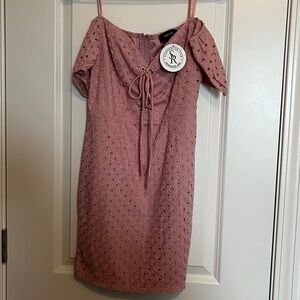 Women’s S Pink Eye-lit Dress